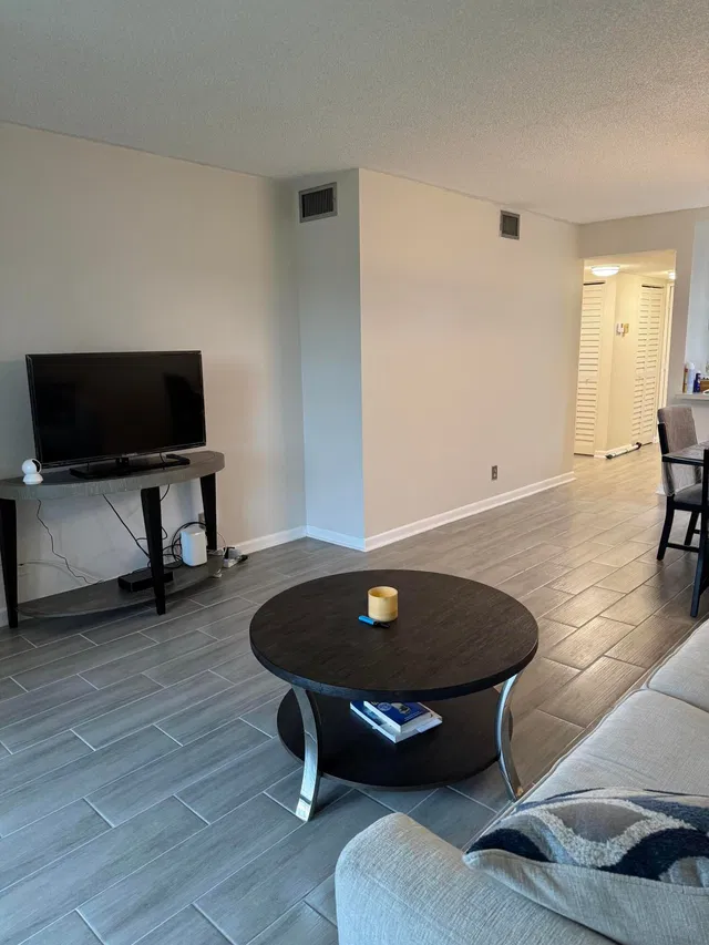  Unit 206 photo 8