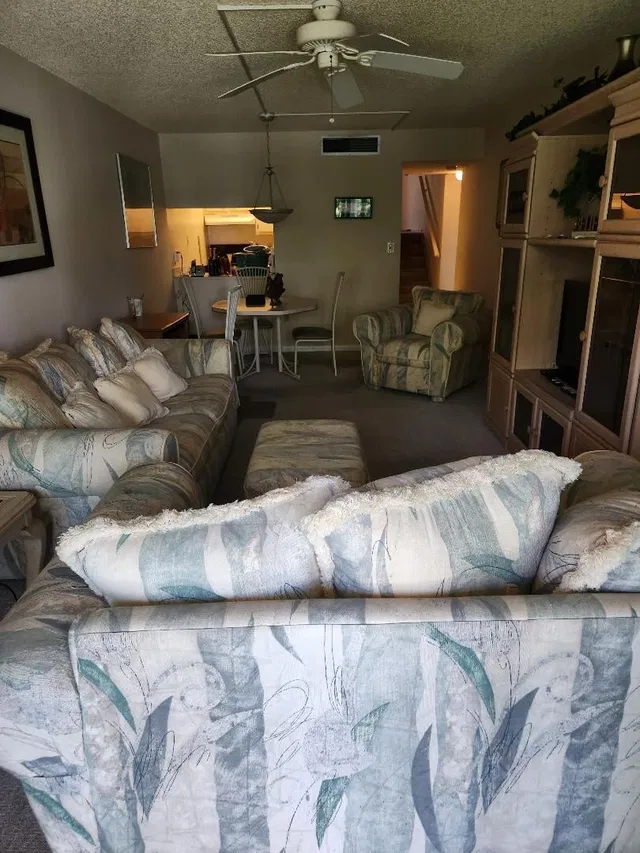 Unit 1206 photo 3