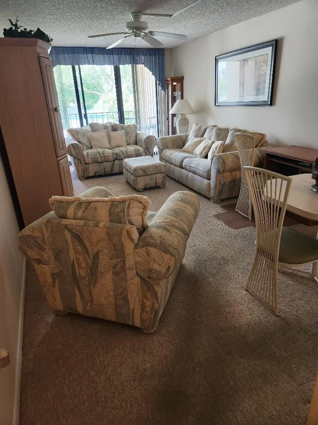 Unit 1206 photo 4