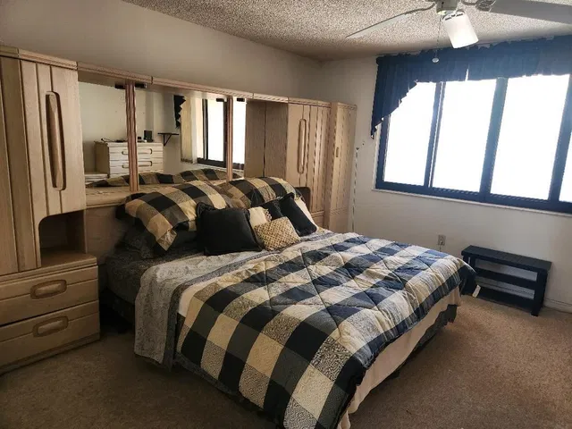 Unit 1206 photo 6