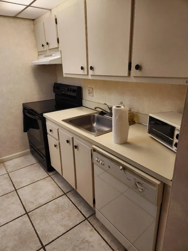 Unit 1206 photo 10