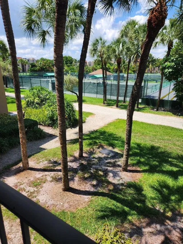 Unit 1206 photo 11
