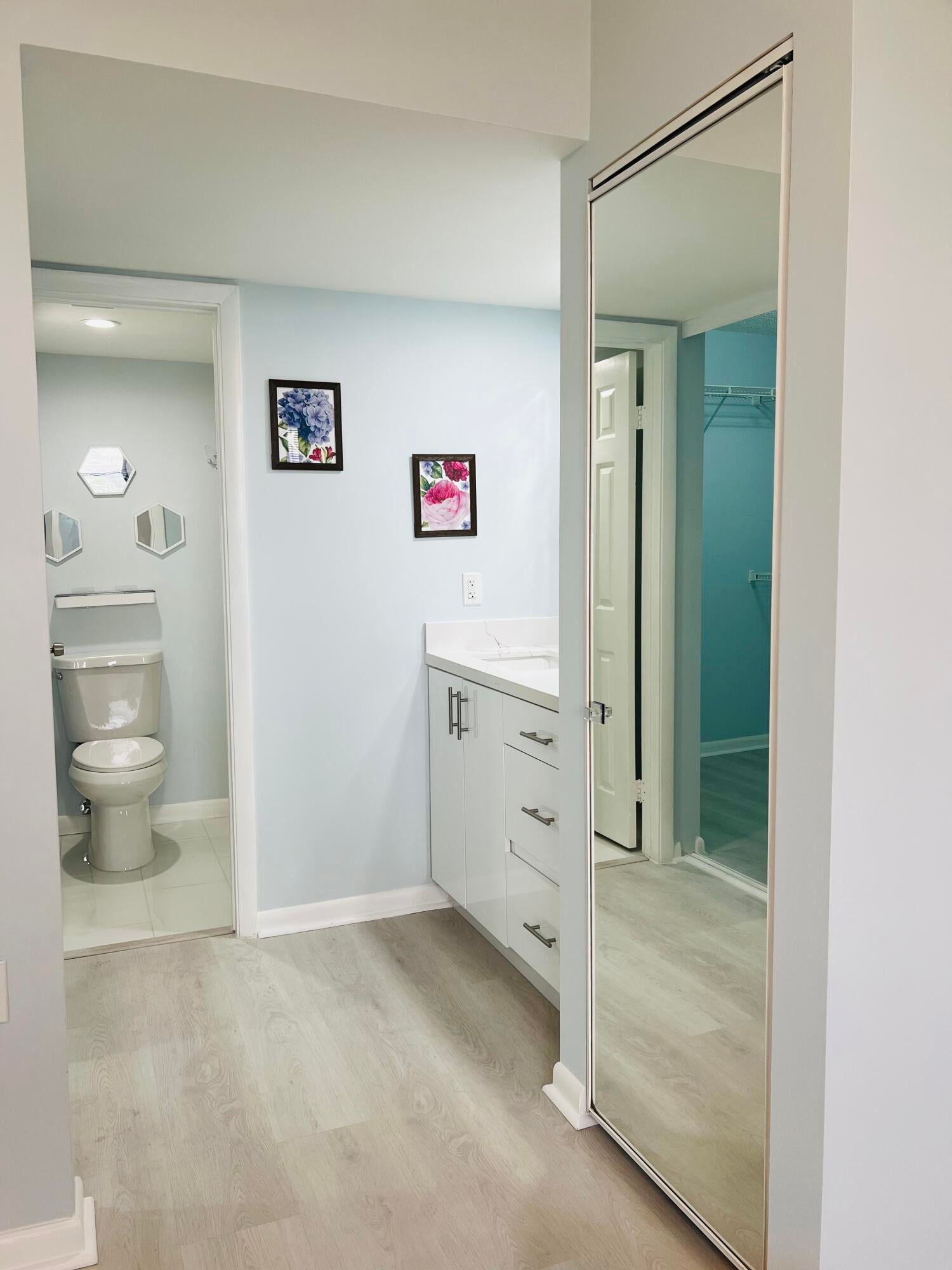 Unit 404 photo 19