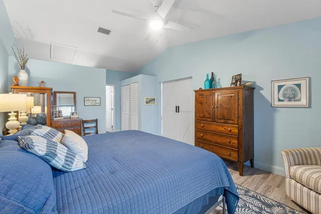 Residence photo 18