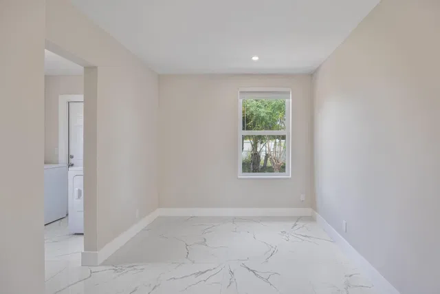 Residence photo 16