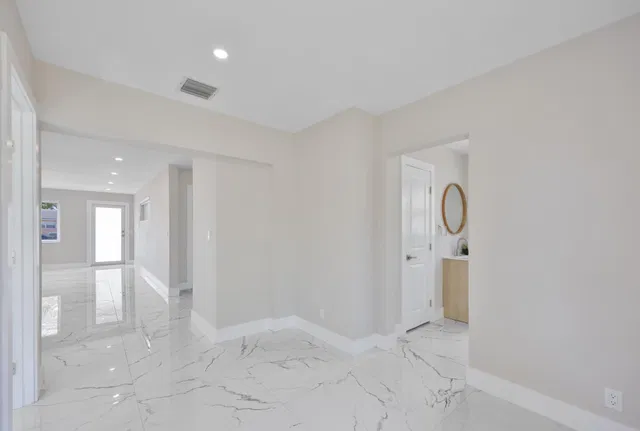 Residence photo 18