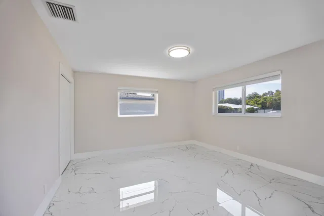 Residence photo 25
