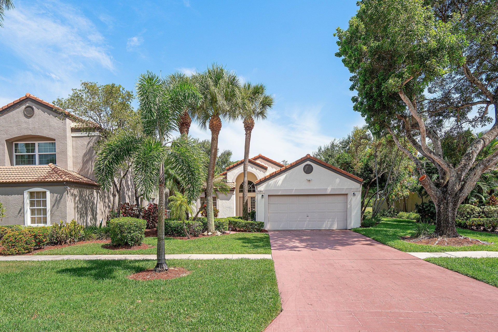 Residence photo 2