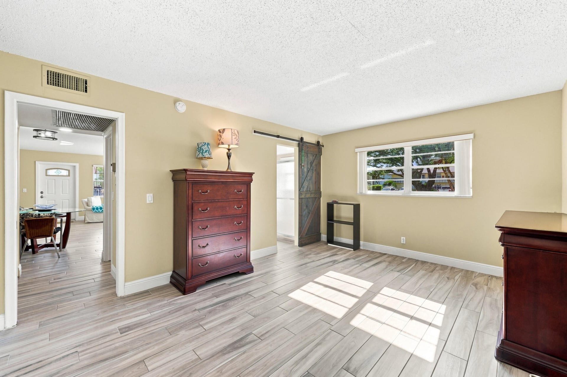 Residence photo 19