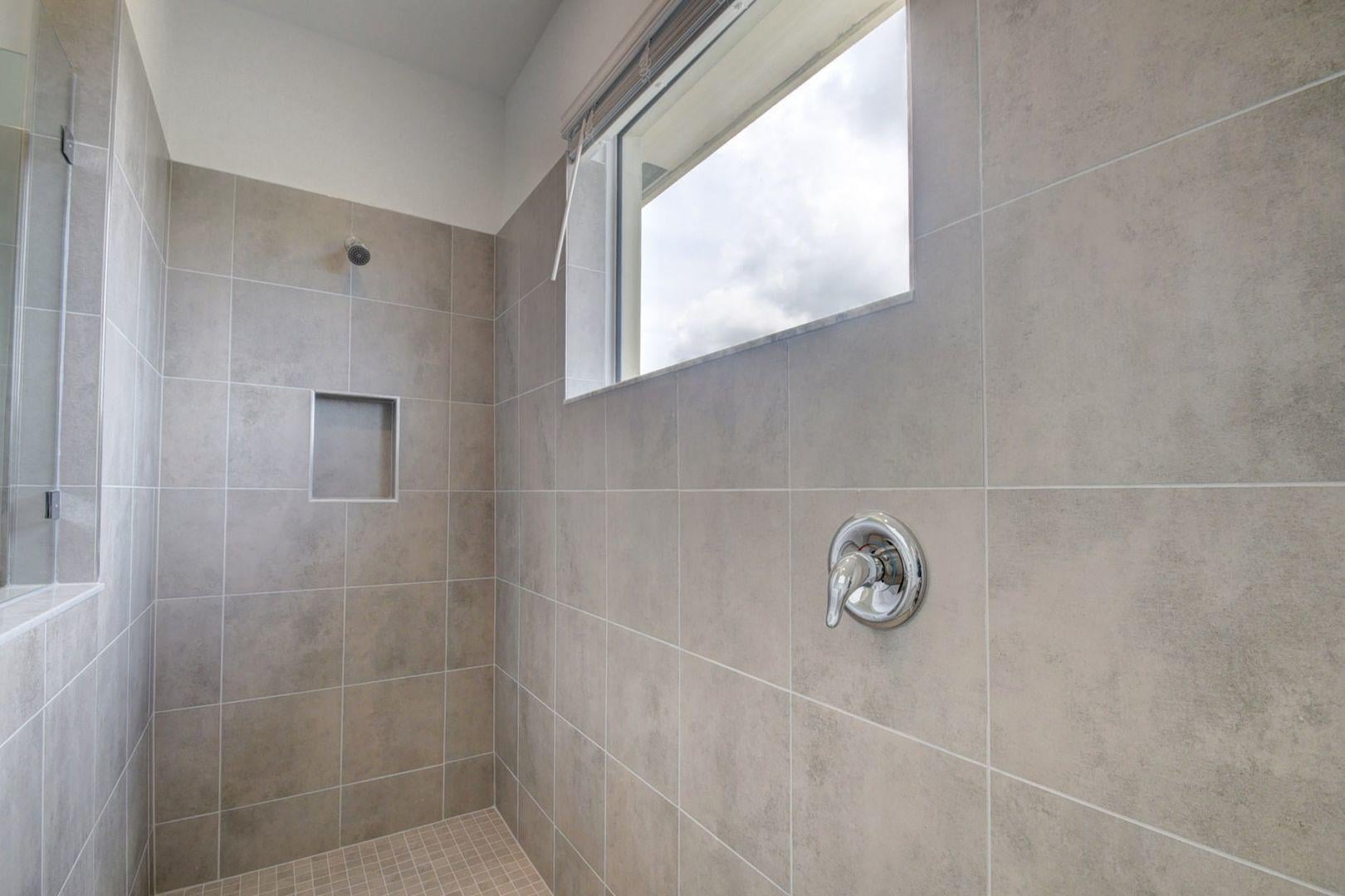  Residence photo 17