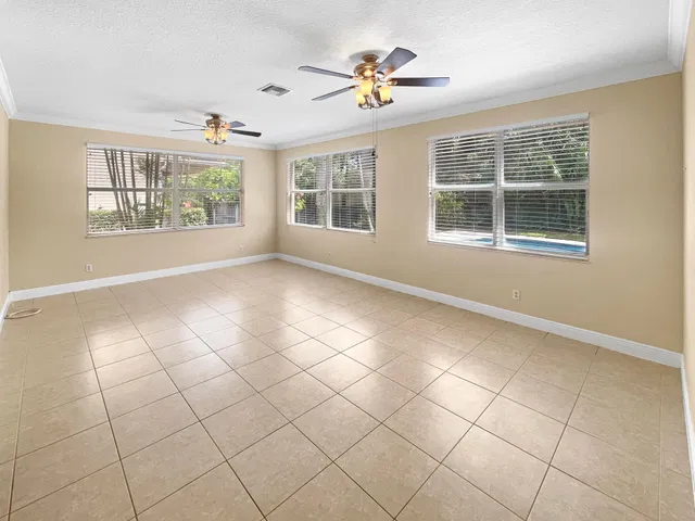 Residence photo 9
