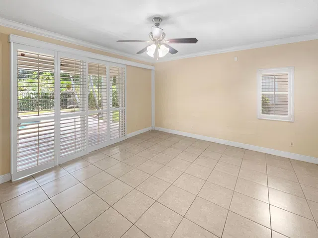 Residence photo 10