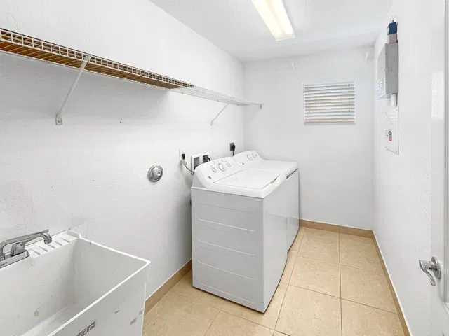 Residence photo 16