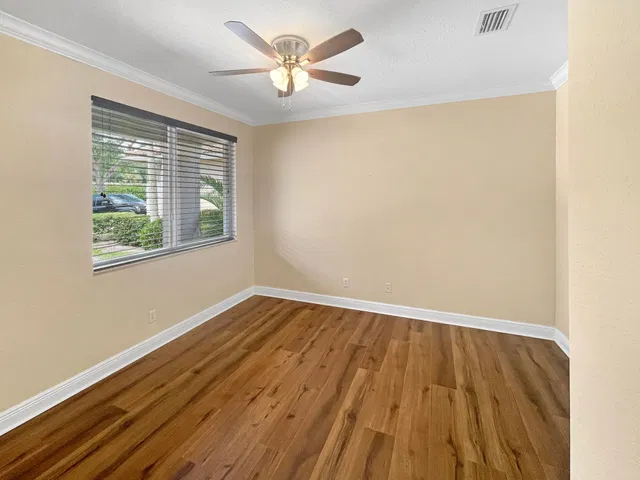 Residence photo 18