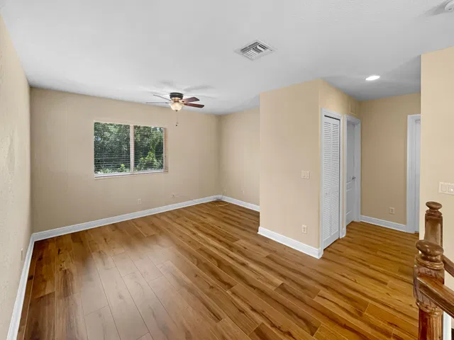 Residence photo 32