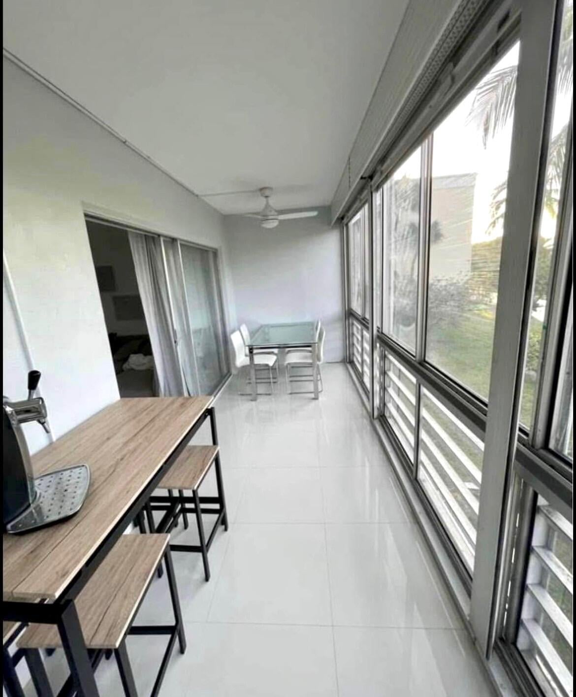 Unit 209 photo 4