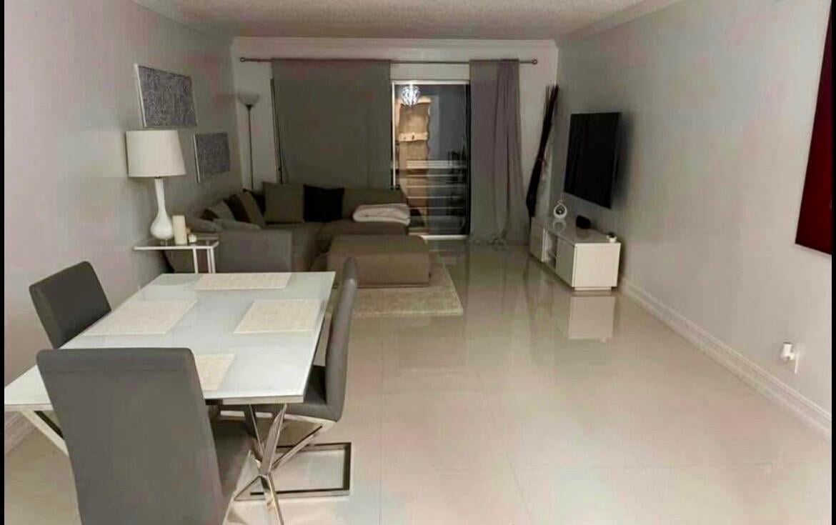 Unit 209 photo 6
