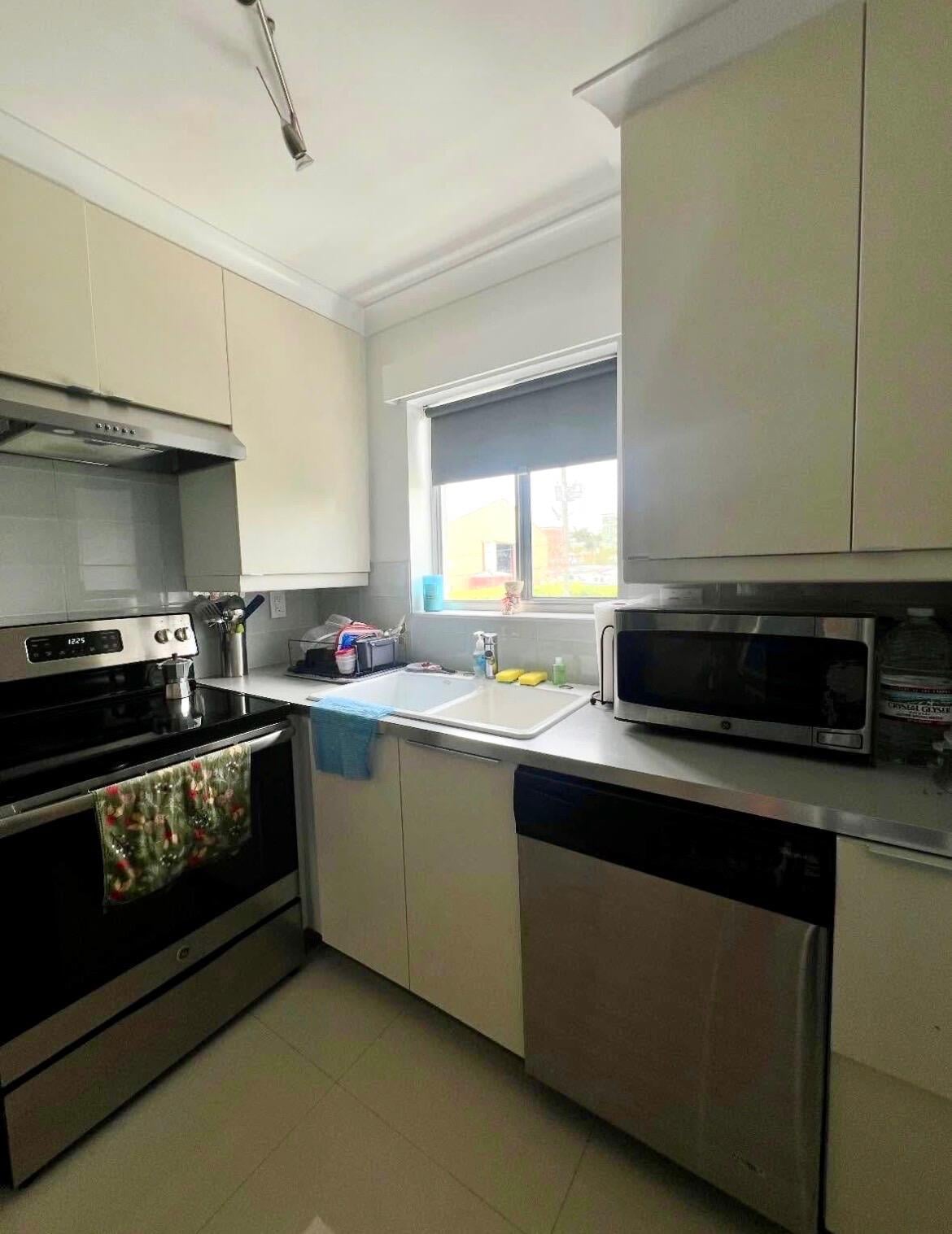 Unit 209 photo 9