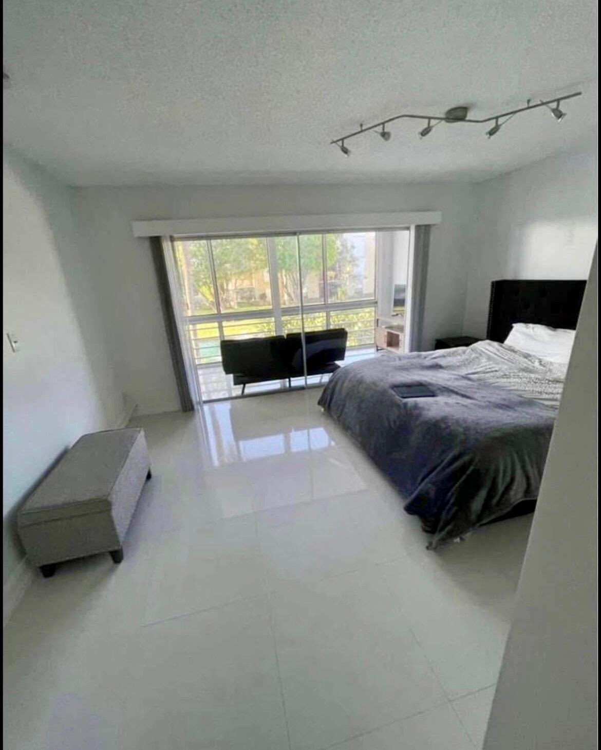 Unit 209 photo 12