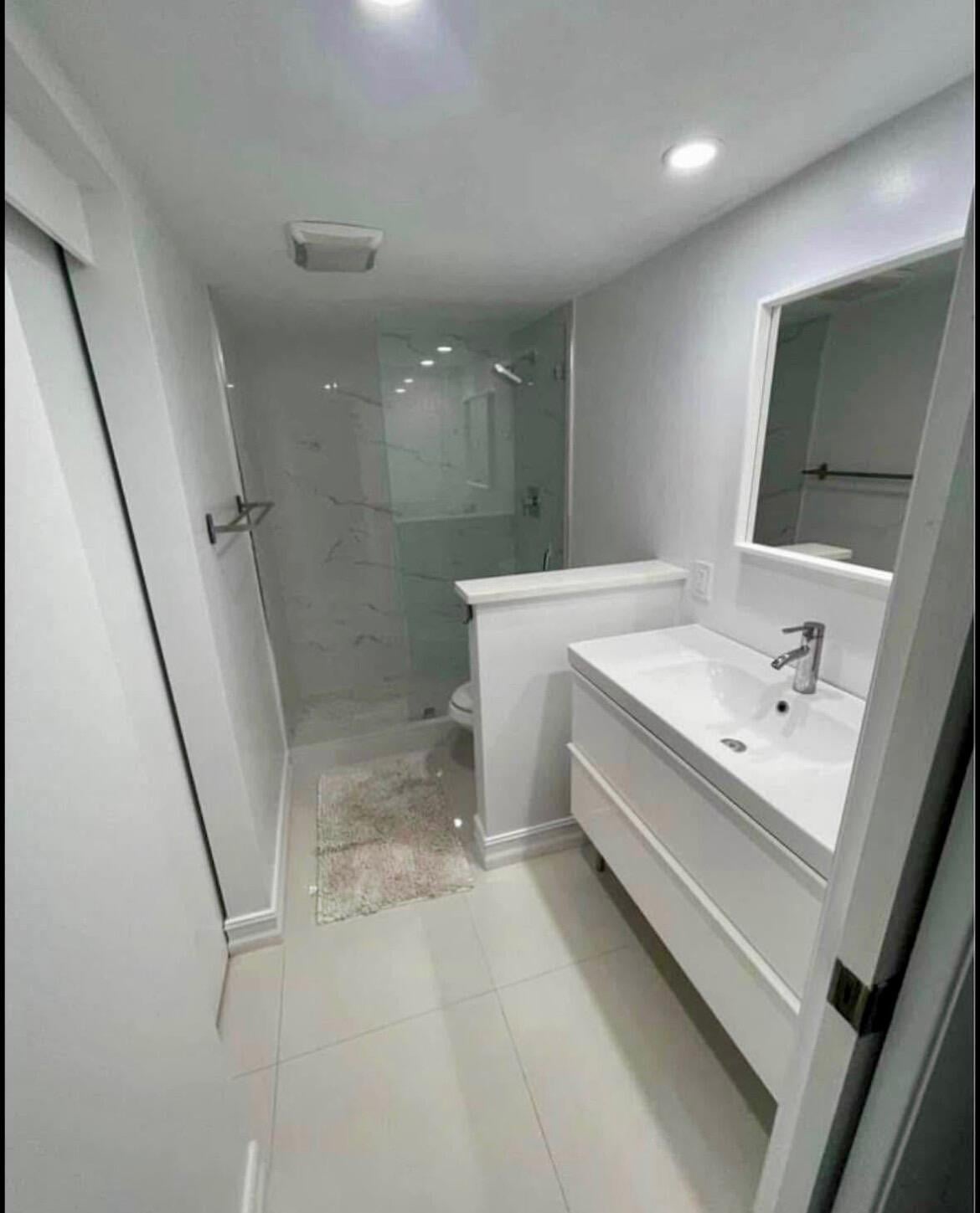 Unit 209 photo 14