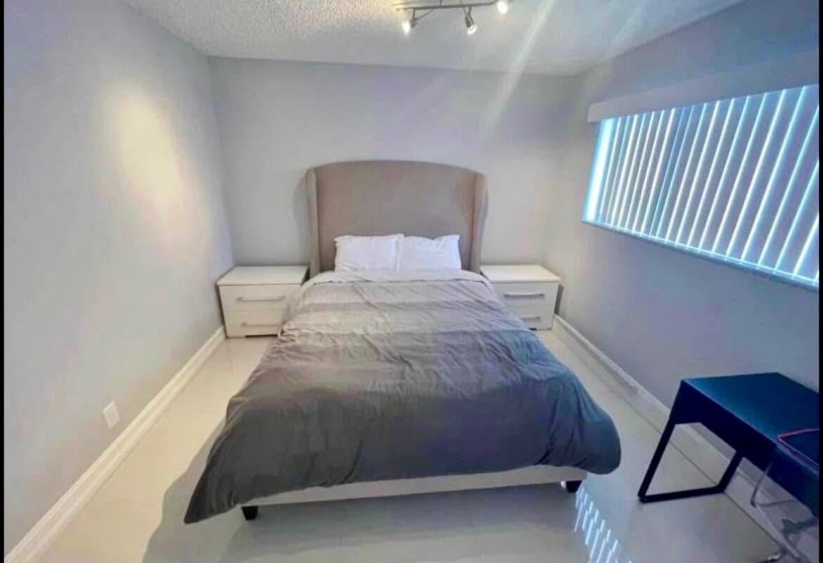 Unit 209 photo 15