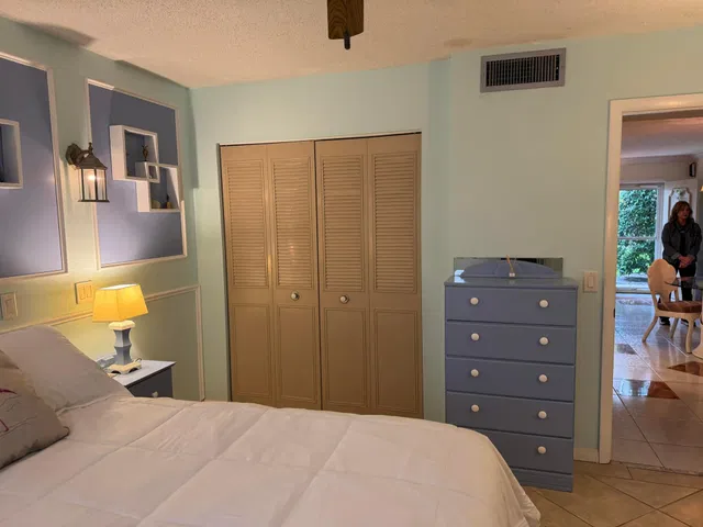 Unit D6 photo 23