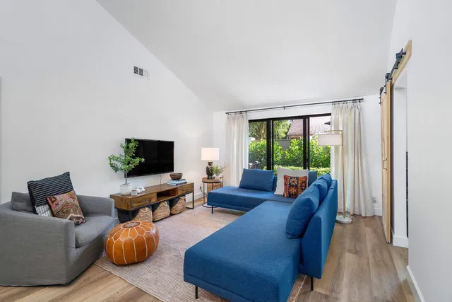 Unit 12621 photo 9