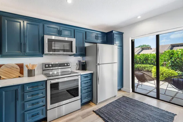 Unit 12621 photo 11