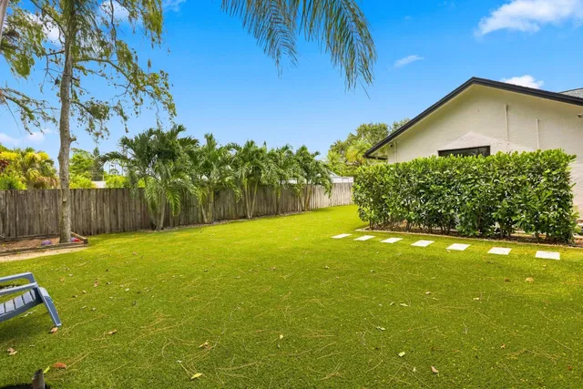 Residence photo 68