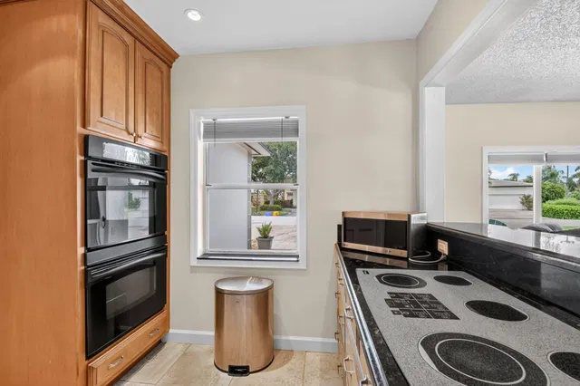 Residence photo 17