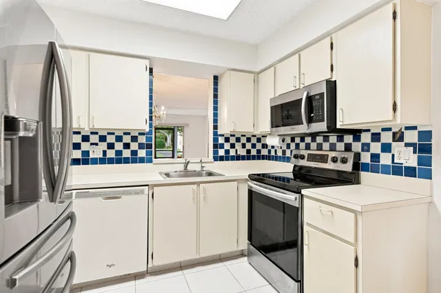  Unit 110 photo 11