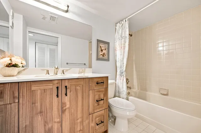  Unit 110 photo 18