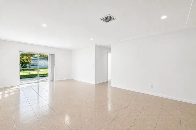 Residence photo 2