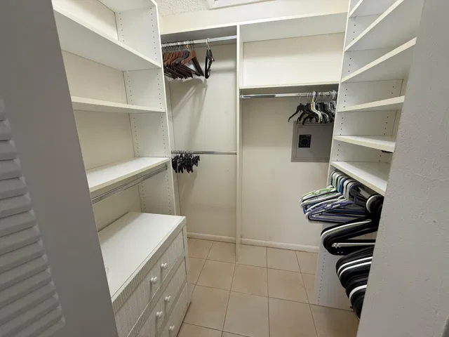  Residence photo 6