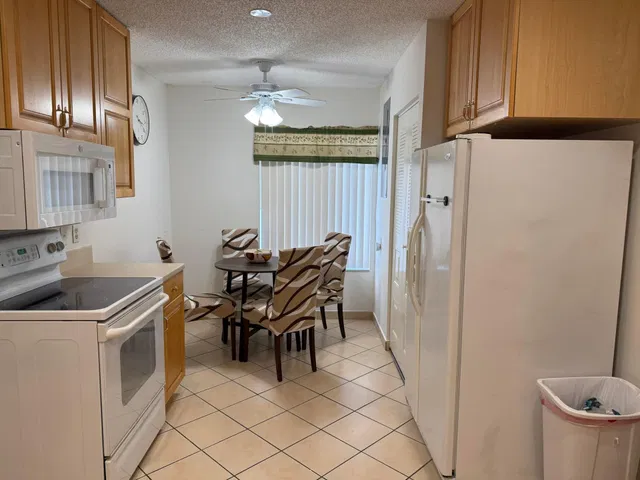  Residence photo 8