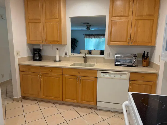  Residence photo 9