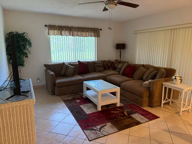  Residence photo 11