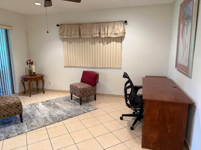  Residence photo 17