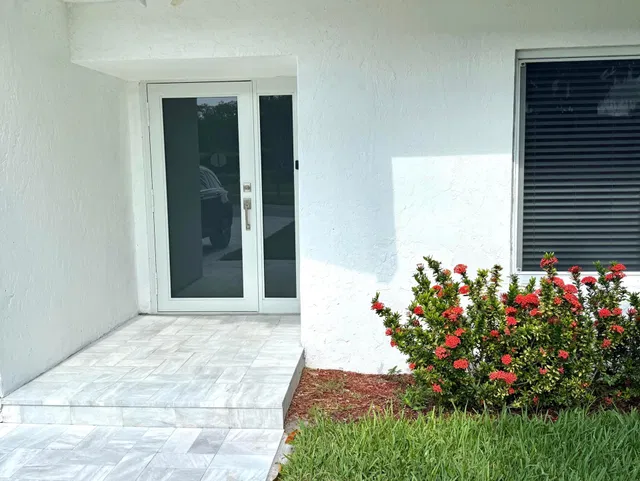 Residence photo 2