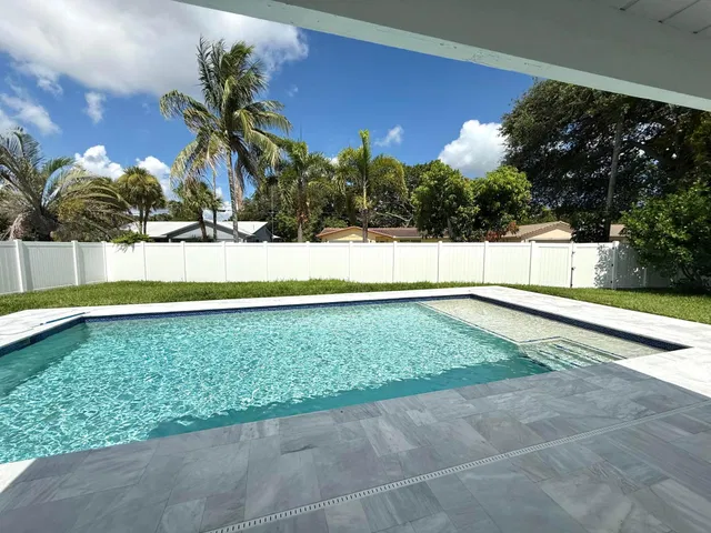 Residence photo 4