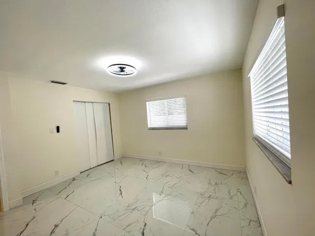 Residence photo 27
