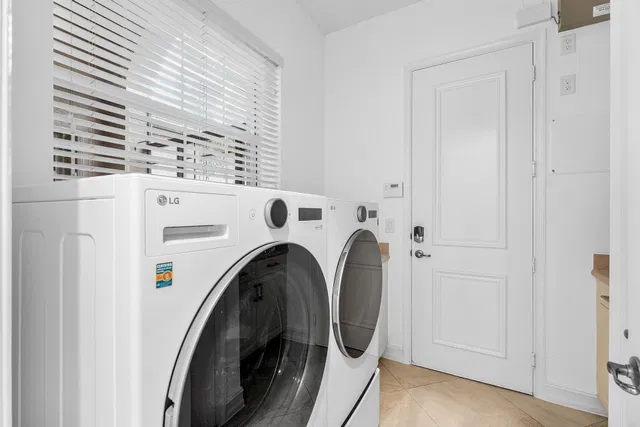  Residence photo 14