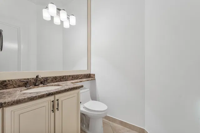  Residence photo 15