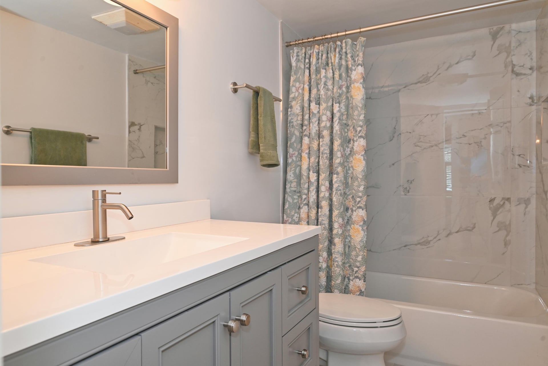 Unit 113 photo 15