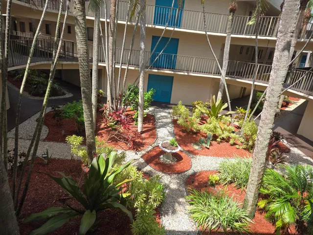  Unit 209 photo 8