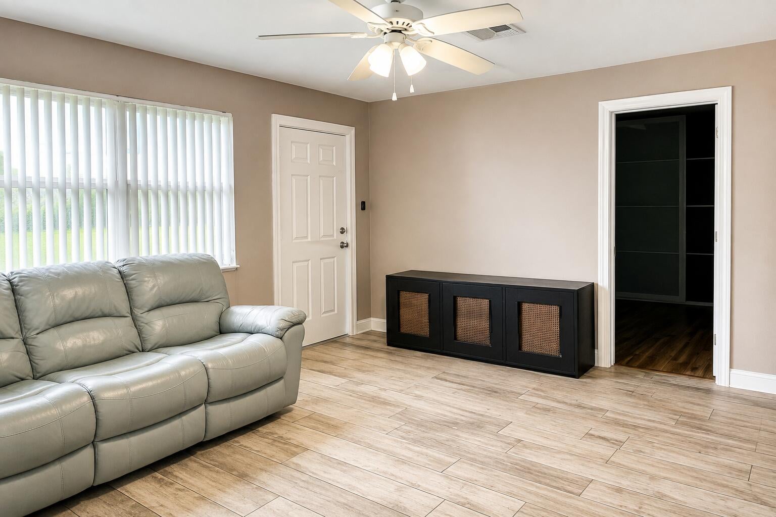 Residence photo 3