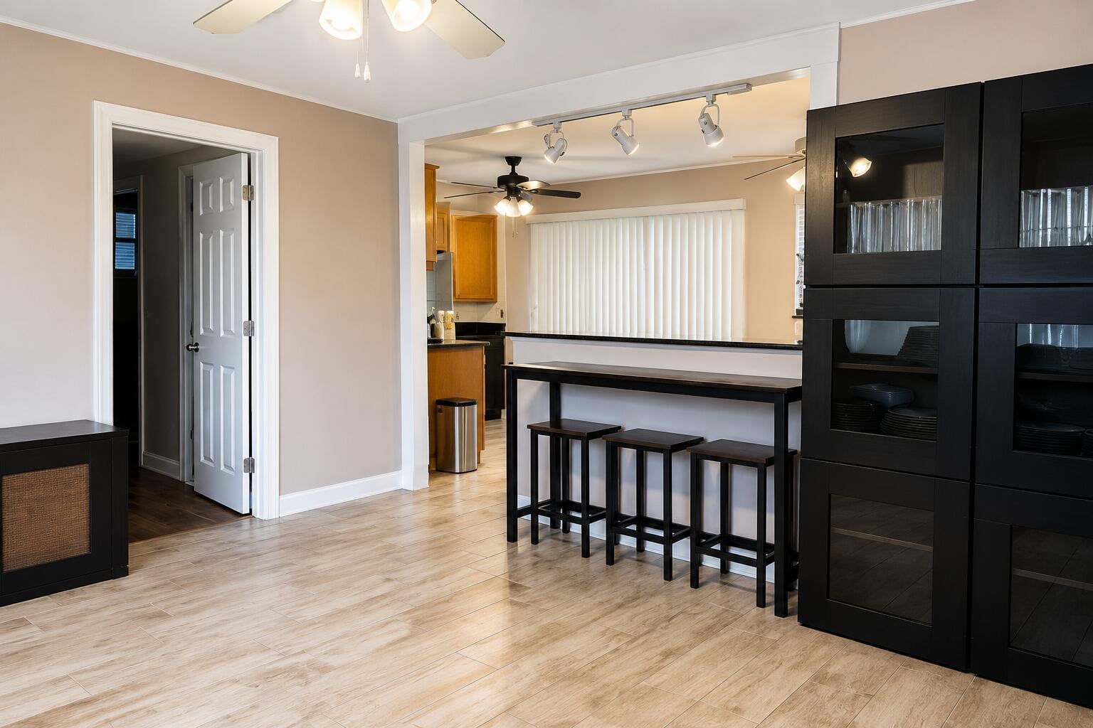 Residence photo 4