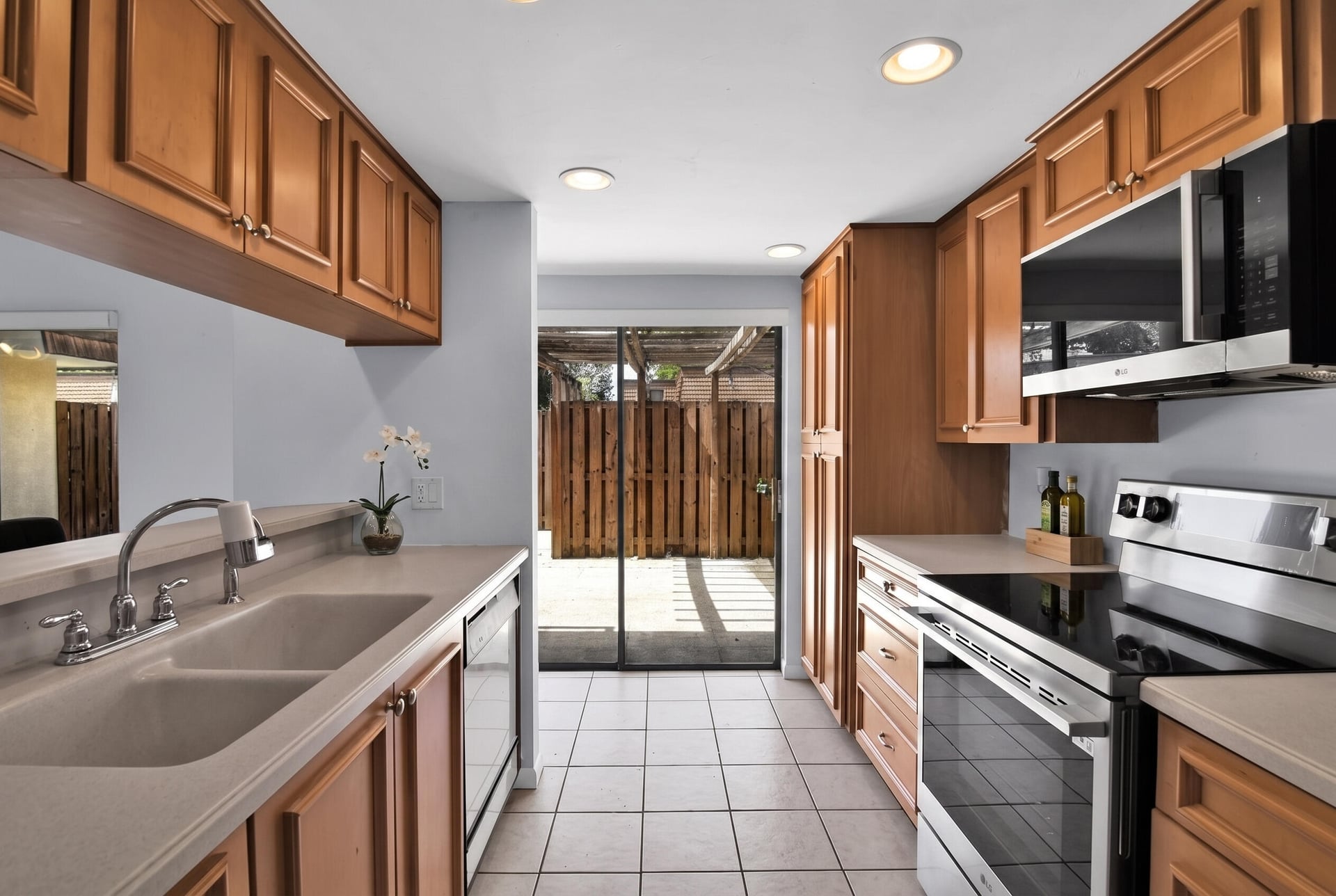  Residence photo 4