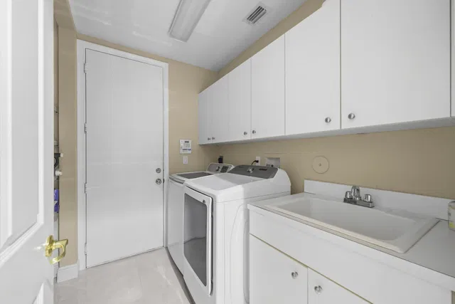 Residence photo 42