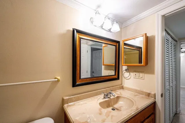 Unit 5107 photo 8